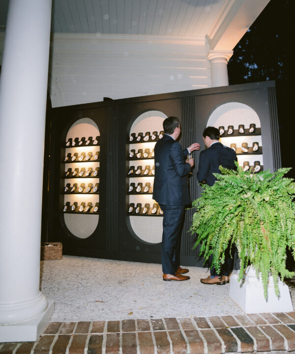 Oyster Escort Display - Image 2